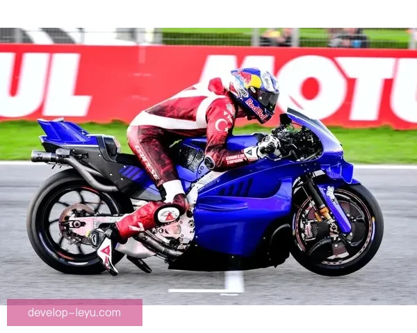 MotoGP赛季激战正酣顶级车手争夺年度冠军悬念再起引爆全球关注