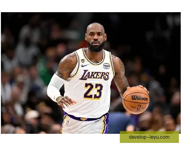 詹姆斯领衔湖人逆转勇士掀起季后赛争夺新高潮全联盟格局再生变数