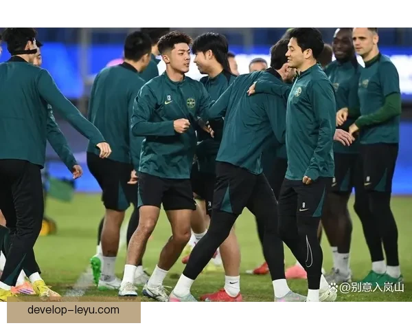 新赛季中超联赛火热开战 各队阵容调整引发球迷热议