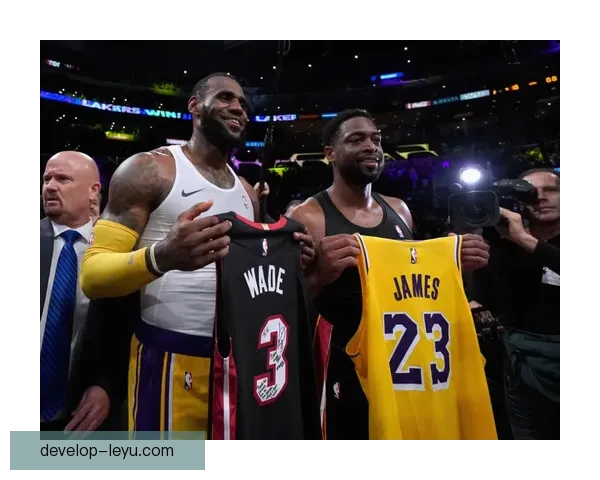 湖人险胜勇士詹姆斯高光表现引爆全场球迷热情